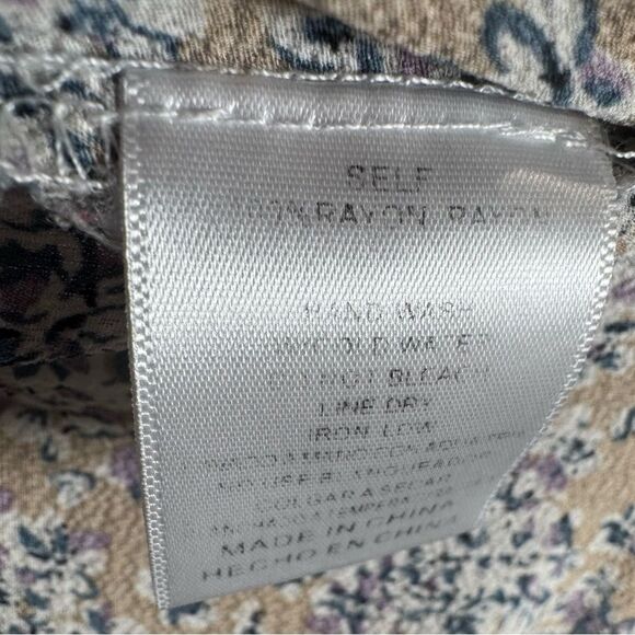 Mocha ditsy floral on or off shoulder oversized ditsy floral top size medium - Picture 6 of 7